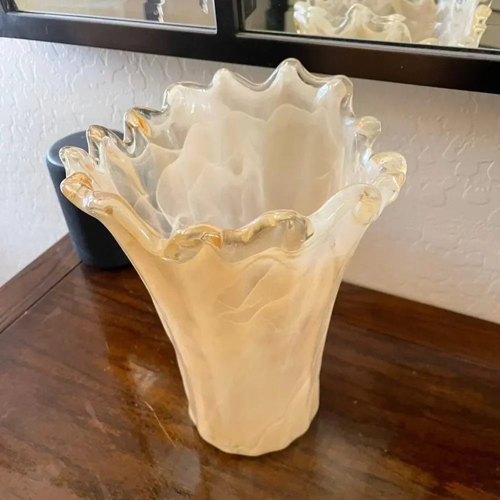 Murano glass Vase cream/peach scalloped